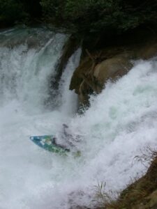 kayak_waterfall